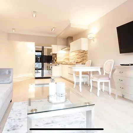 Apartment Angel 509
